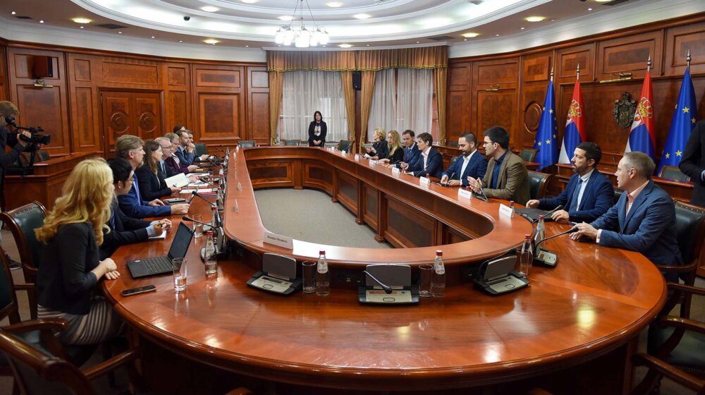 Vlada Srbije uputila Vučiću predlog za raspuštanje Skupštine Srbije i raspisivanje izbora 1