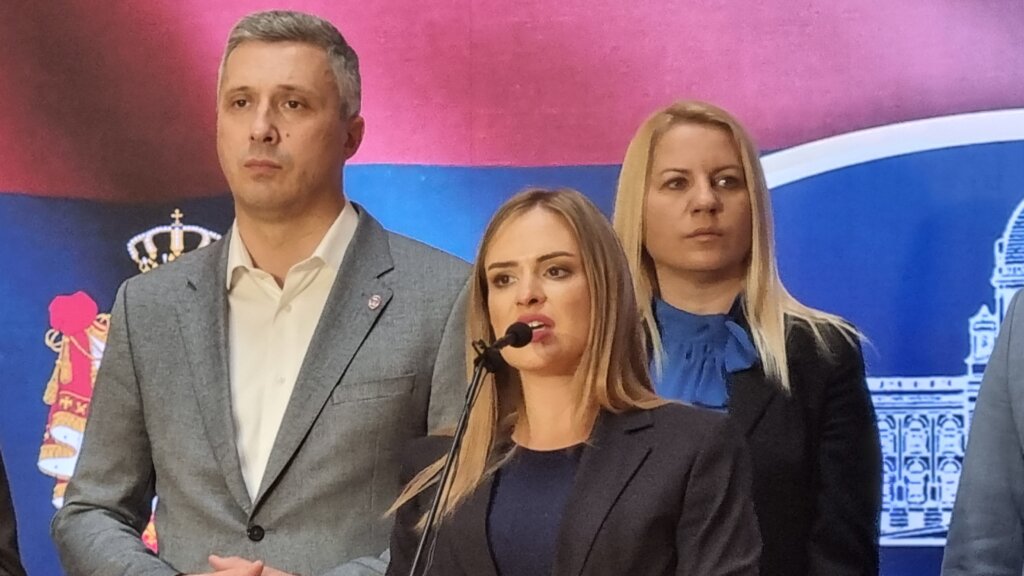"Zaboravite Vučića i Đilasa": Dveri i Zavetnici poručuju da neće da budu "štaka" proevropske opozicije za dolazak na vlast 2
