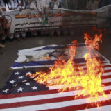U Pakistanu spaljene izraelska i američka zastava