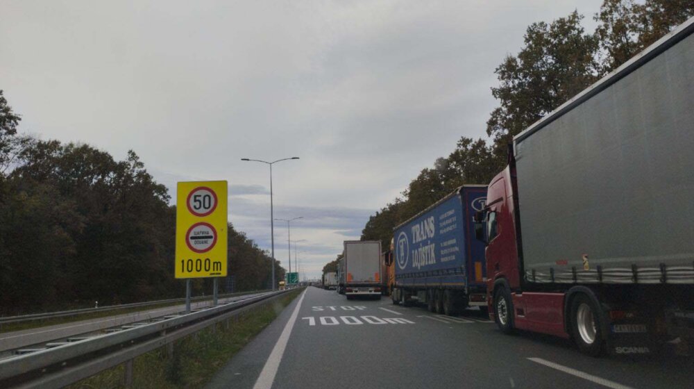 AMSS: Na granicama Srbije automobili bez zadržavanja, kamioni čekaju do osam sati 9