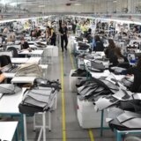 Italijanska fabrika "Aunde" otvorila fabriku u Leskovcu, Vučić im zahvalio što su zaposlili radnike "Džinsija" 4