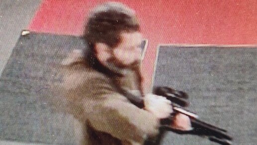 Policija objavila fotografije osumnjičenog za pucnjavu u Mejnu, radio kao instruktor rukovanja vatrenim oružjem 1