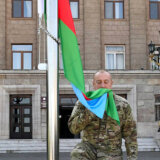 Azerbejdžanski predsednik učestvovao u ceremoniji podizanja zastave u glavnom gradu Karabaha 6