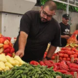 "Paprika će poskupeti, ali će ajvar biti papren": Kako će se suša odraziti na cene voća i povrća? 6