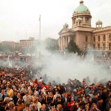 Na današnji dan, pre 25 godina, pobeđen je režim Miloševića: Kako do rušenja Vučića? 4