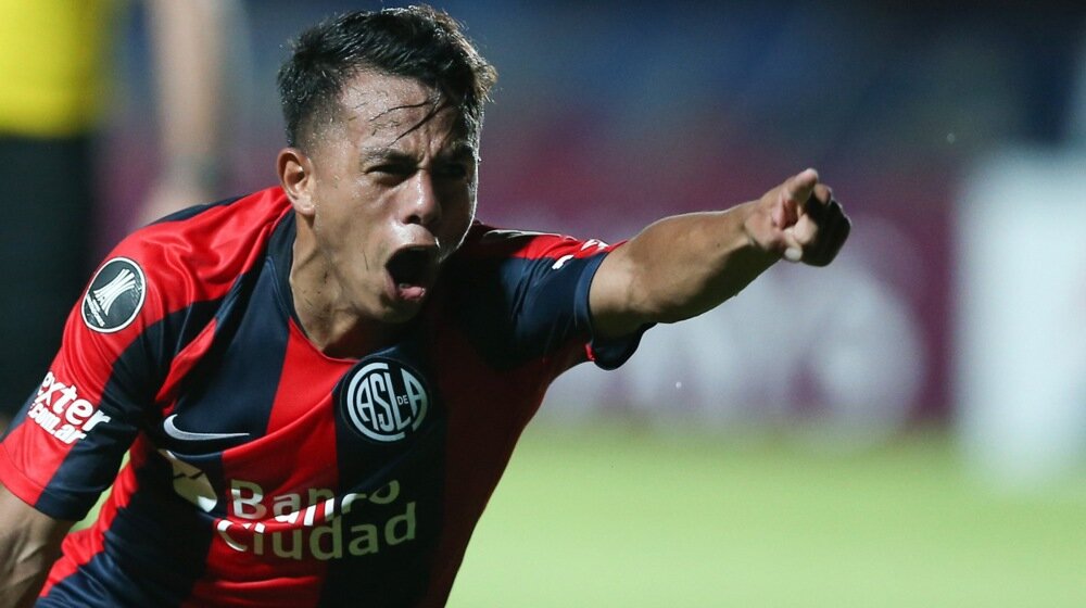 Nema radovanja pešice: Igrač San Lorenca se kvalifikovao da vozi sanitet (VIDEO) 1