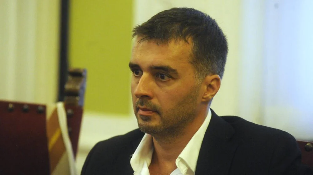 Savo Manojlović dobio na sudu Informer, Novosti i još dva režimska tabloida 1