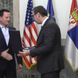 Vučić uručio Grenelu Orden srpske zastave prvog stepena 6