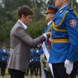 Brnabić u spomen-kompleksu "Jajinci": Srbija ne zaboravlja svoje žrtve, trajno opredeljena za mir 7