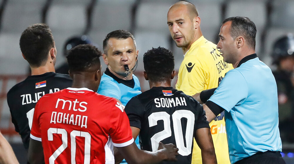 "Autoritativnom sudiji VAR ne mora da čuva leđa, a nesiguran postaje marioneta VAR-a": Da li je dobro što fudbal sada ima tehnološkog boga koji daje i uzima? 1