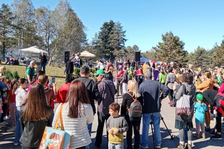 „Samo znanje sprečava trovanje”: Izuzetno posećena manifestacija „Dani gljiva” na Divčibarama (FOTO) 2