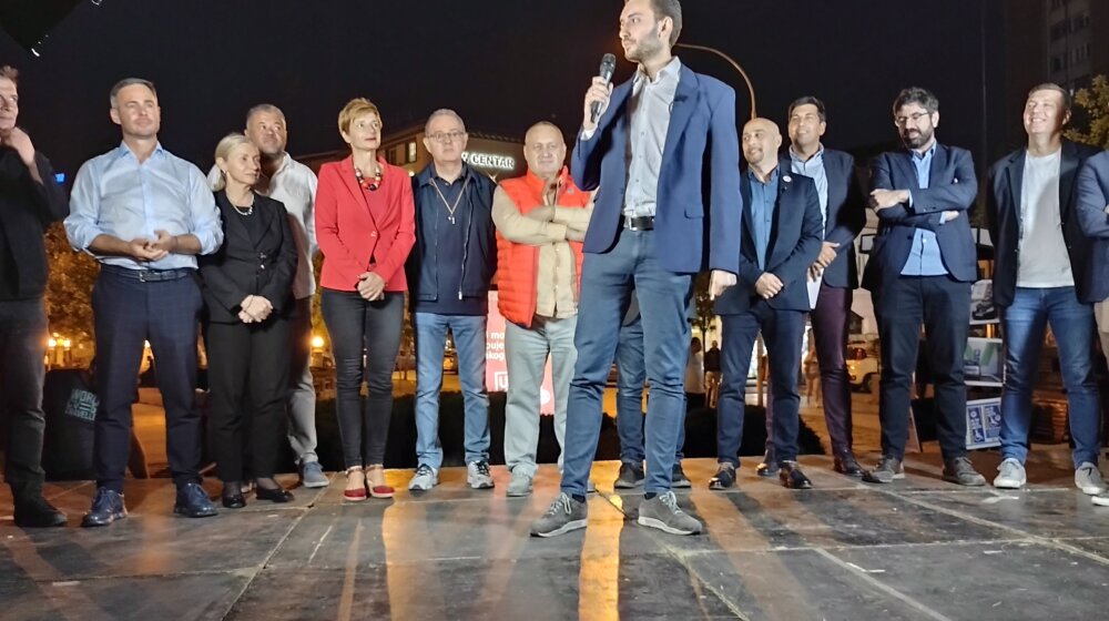 Pavle Grbović poručio na protestu "Srbija protiv nasilja": Najezda viška slobodnih radikala je bolest našeg društva 1