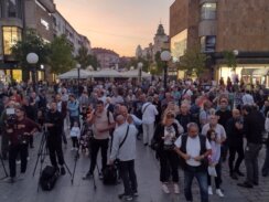 Dogovor za pobedu Kragujevac 09 Parizermen pada 17. decembra: Poruka sa protesta „Dogovor za pobedu” u Kragujevcu (FOTO) 9