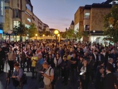 Dogovor za pobedu Kragujevac 10 Parizermen pada 17. decembra: Poruka sa protesta „Dogovor za pobedu” u Kragujevcu (FOTO) 10