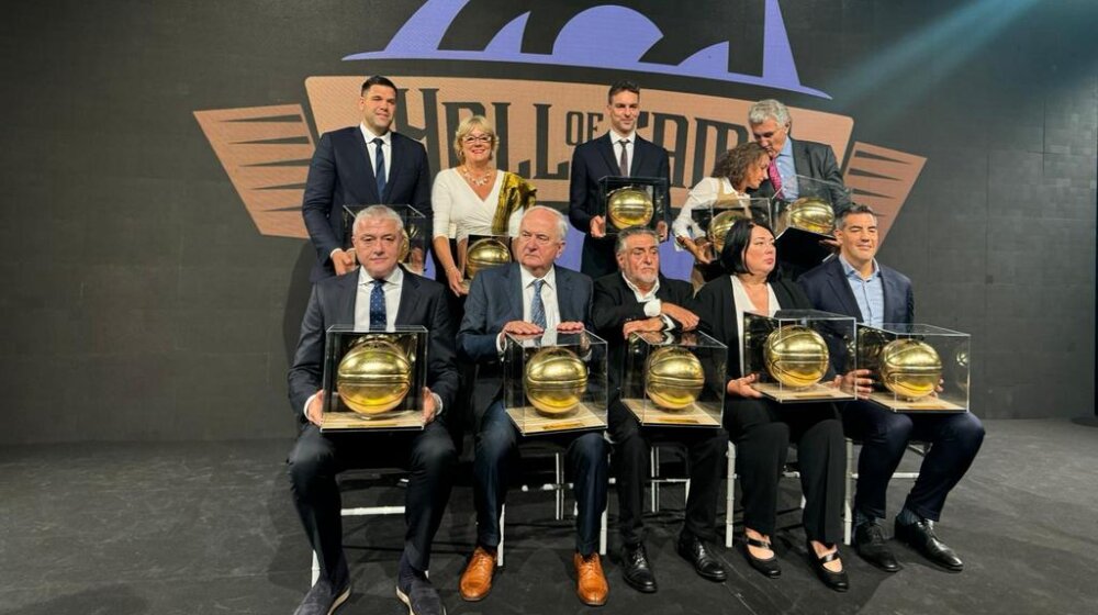 Treća klasa u Kući slavnih španske košarke: Maljković, Danilović, sudija iz finala Mundobasketa 1990. Jugoslavija - SSSR... 1