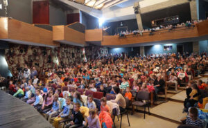 „Oktobarske čarolije“ u Narodnom pozorištu Užice 2 „Oktobarske čarolije“ u Narodnom pozorištu Užice 2