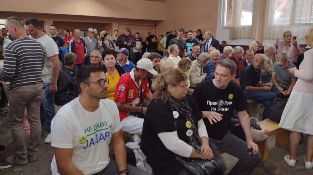 "Zlato kopajte ispred vaše kuće": Poruka Gružana sa skupa protiv rudarenja u Guberevcu 1