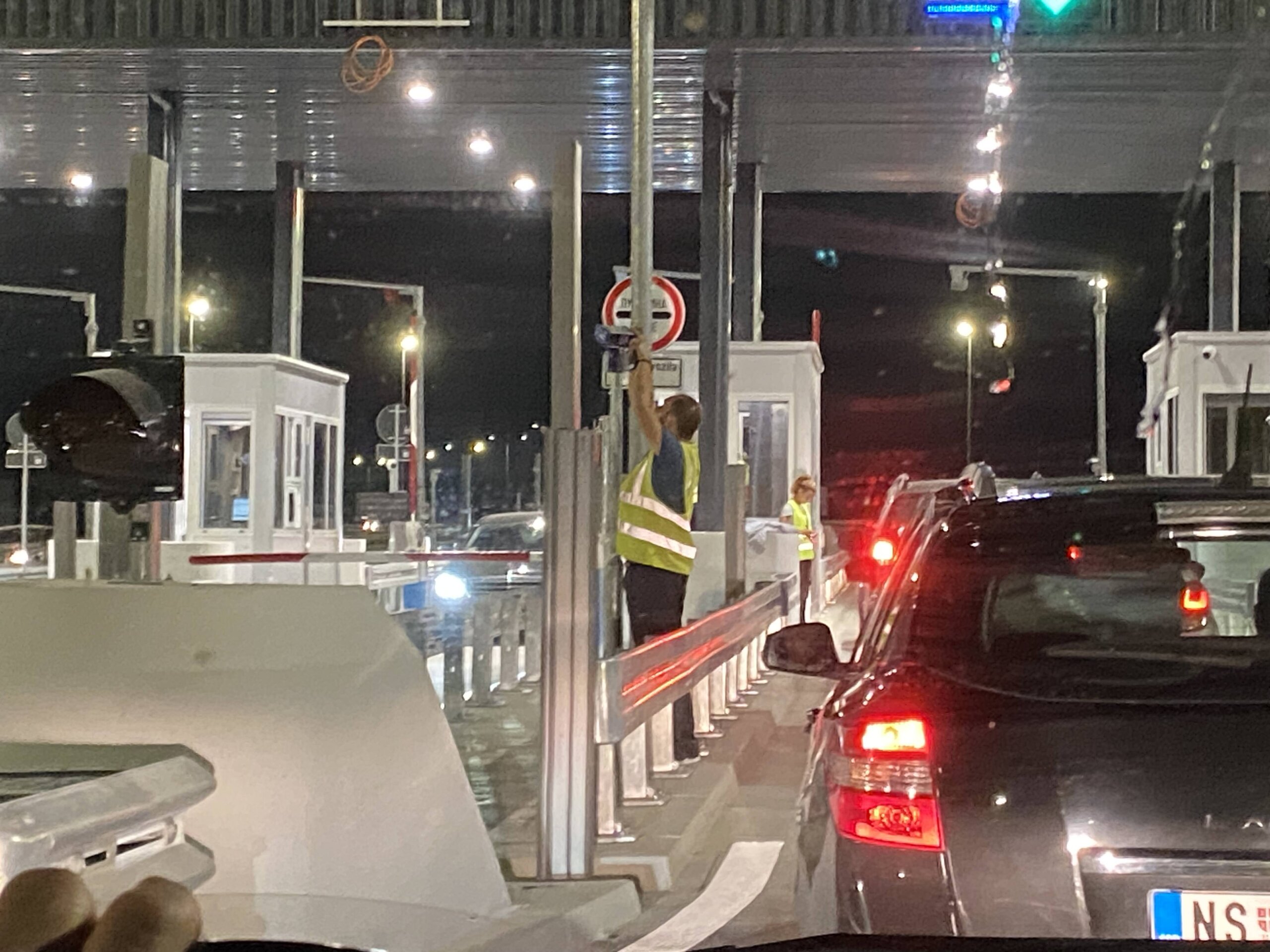 "Mi smo narod za kaldrmu": Kako su izgledali prvi sati i vožnja na novootvorenoj deonici auto-puta Ruma-Šabac? (VIDEO) 2