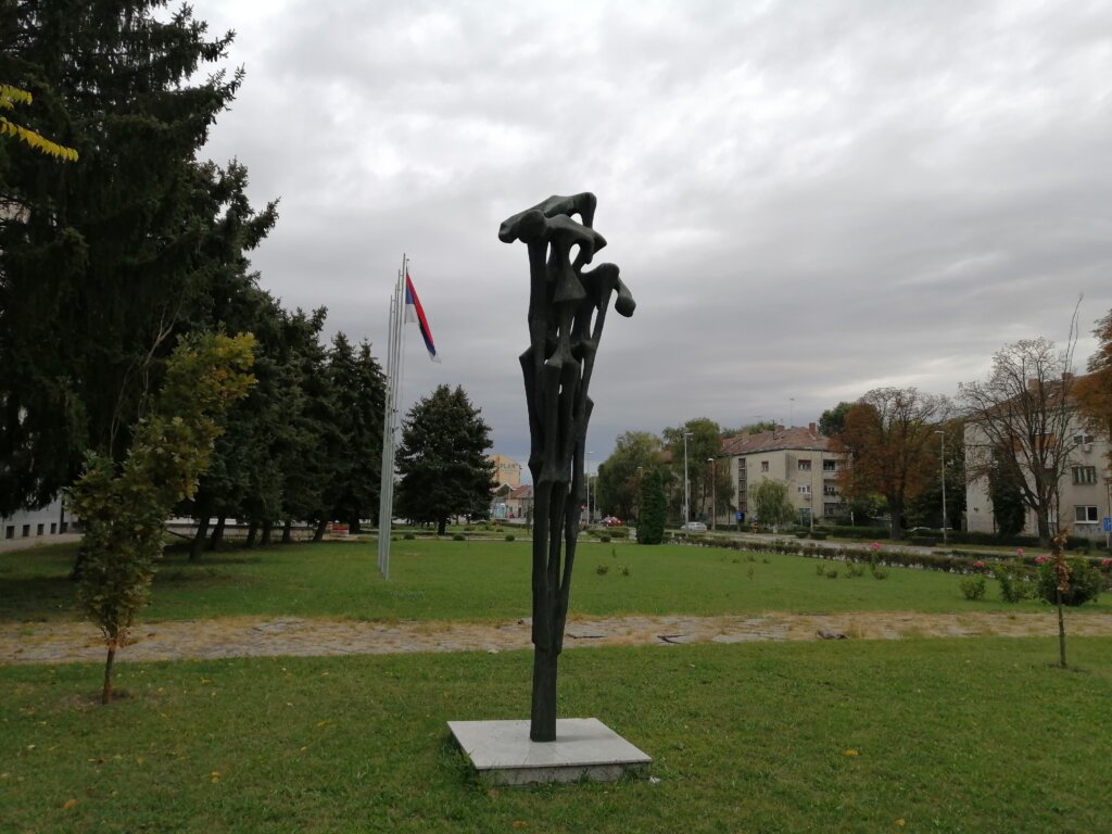 Šetnja stazama oslobodilaca Subotice: Fasada Gradske kuće još uvek čuva tragove metaka streljanih osoba 5