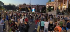 Završen 24. protest "Srbija protiv nasilja": Građani i deo opozicije ukazali na loš rad tužilaštva (FOTO) 2