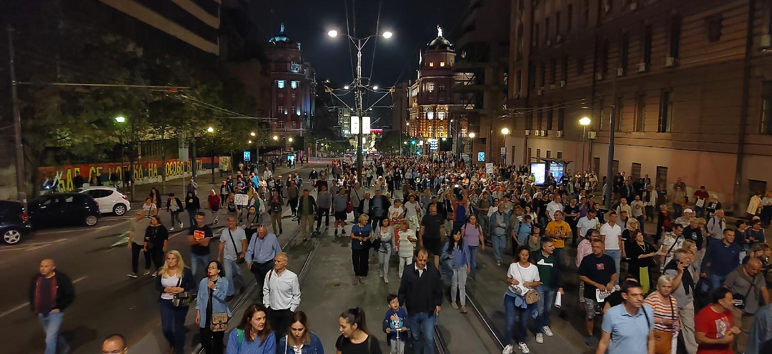Kako je izgledao 24. protest „Srbija protiv nasilja“ (FOTO) 5 Kako je izgledao 24. protest „Srbija protiv nasilja“ (FOTO) 5