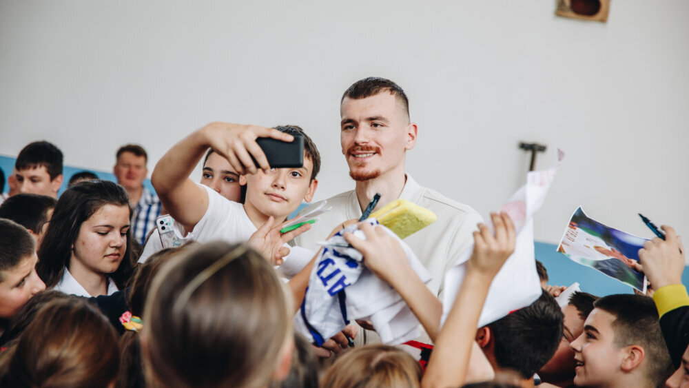 Veliko Borišino srce za Bratunac: Doček za heroja nacije u OŠ „Vuk Karadžić“ 2