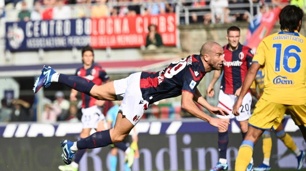 Inkredibile - gol glavom izvan šesnaesterca u Seriji A: De Silvestri kao Platini, Maradona, Gatuzo... 1