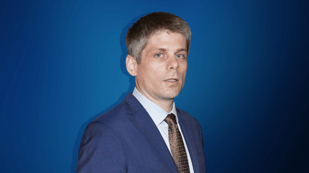 Humanitarac i novopečeni naprednjak, a da li i dalje previše ekstreman za Marin Le Pen: Kratka biografija Arnoa Gujona 1