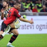 Italijani surovi prema Luki Joviću, trener Milana ga brani 4