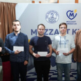 Svaki potez velemajstora vredeo više: Šahisti iz Evrope u humanoj misiji na Mozzart kupu 8
