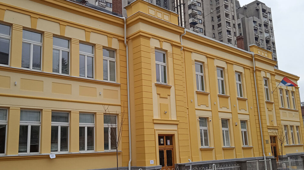 Učenik užičke škole pištoljem izazvao paniku među đacima u školskom dvorištu 1