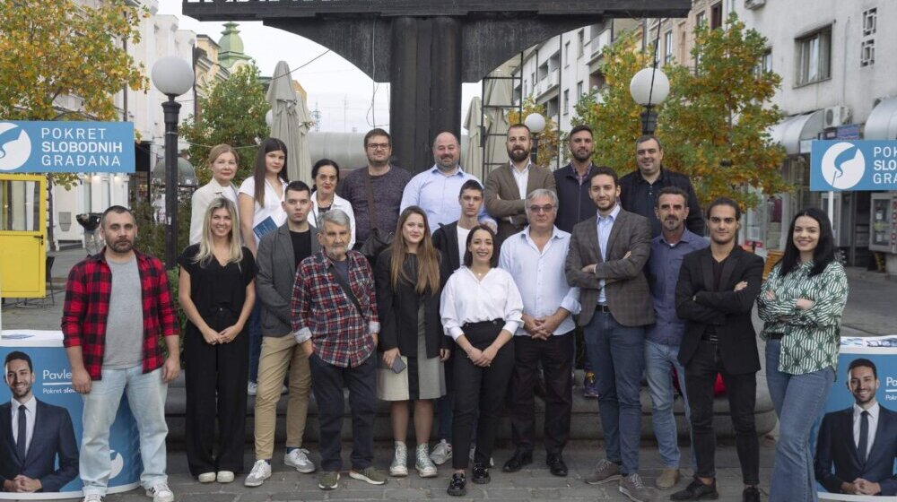 Činjenica da ljudi loše žive jača je od medijskog mraka i bajki o „zlatnom dobu”: Pavle Grbović u razgovoru sa Kragujevčanima (FOTO) 1