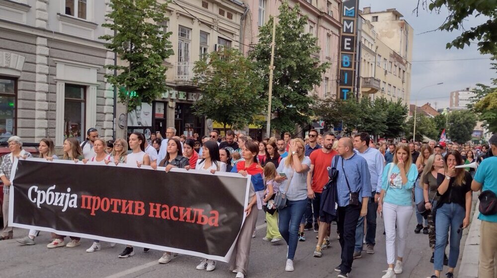 Ćuta i Grbović govore na protestu u Kragujevcu 1