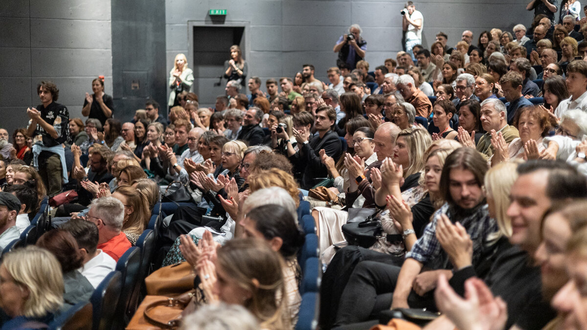 Svečano otvoren 57. BITEF : Efekat leptira i Deca sunca za početak 2