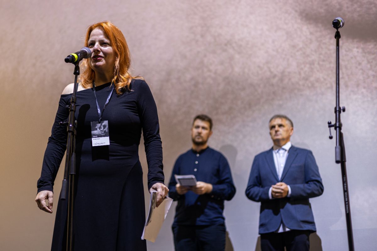 Sami za sebe i jedni prema drugima bolji: Svečano otvorena 19. Slobodna zona 2 Sami za sebe i jedni prema drugima bolji: Svečano otvorena 19. Slobodna zona 2