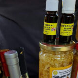 Opština Inđija poklonila deci med za potenciju: Usledila „hajka“, ali na novinare koji su vest objavili 3