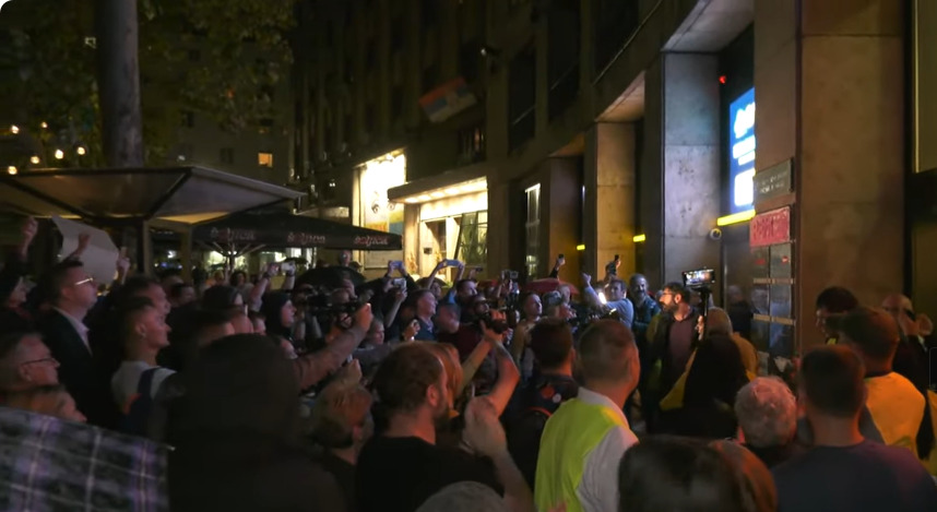 Kako je izgledao 25. protest „Srbija protiv nasilja“ u slikama (FOTO) 7