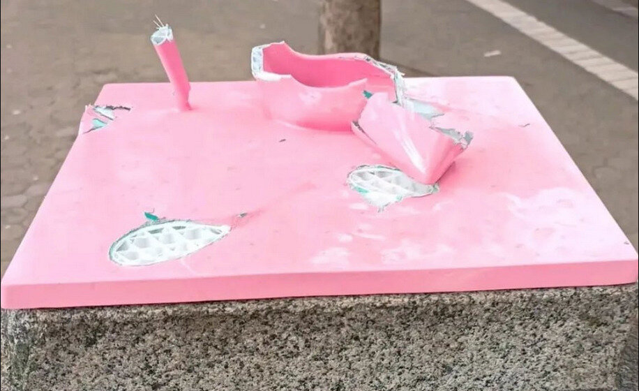 Beograd Prajd: Vandalizovan spomenik Merlinki 1 Beograd Prajd: Vandalizovan spomenik Merlinki 1