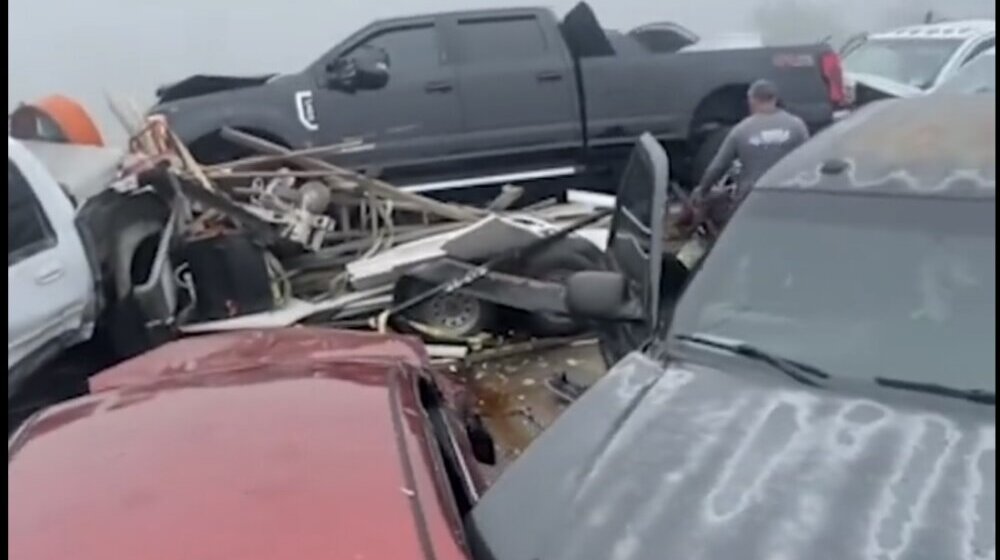Apokaliptične scene: Zbog "supermagle" sudarilo se čak 158 vozila, najmanje sedam osoba poginulo (VIDEO) 1