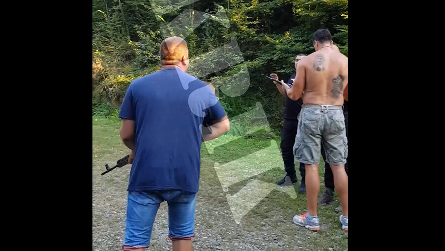 KRIK objavio snimak kako Darko Miličić vežba pucanje sa žandarmom Vučkovićem (VIDEO) 1