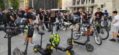 Protest vozača trotineta, električni trotineti Protest vozača trotineta: Traže da se zelenim trakama obeleže ulice za vožnju (FOTO,VIDEO) 6
