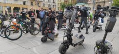 Protest vozača trotineta, električni trotineti Protest vozača trotineta: Traže da se zelenim trakama obeleže ulice za vožnju (FOTO,VIDEO) 4