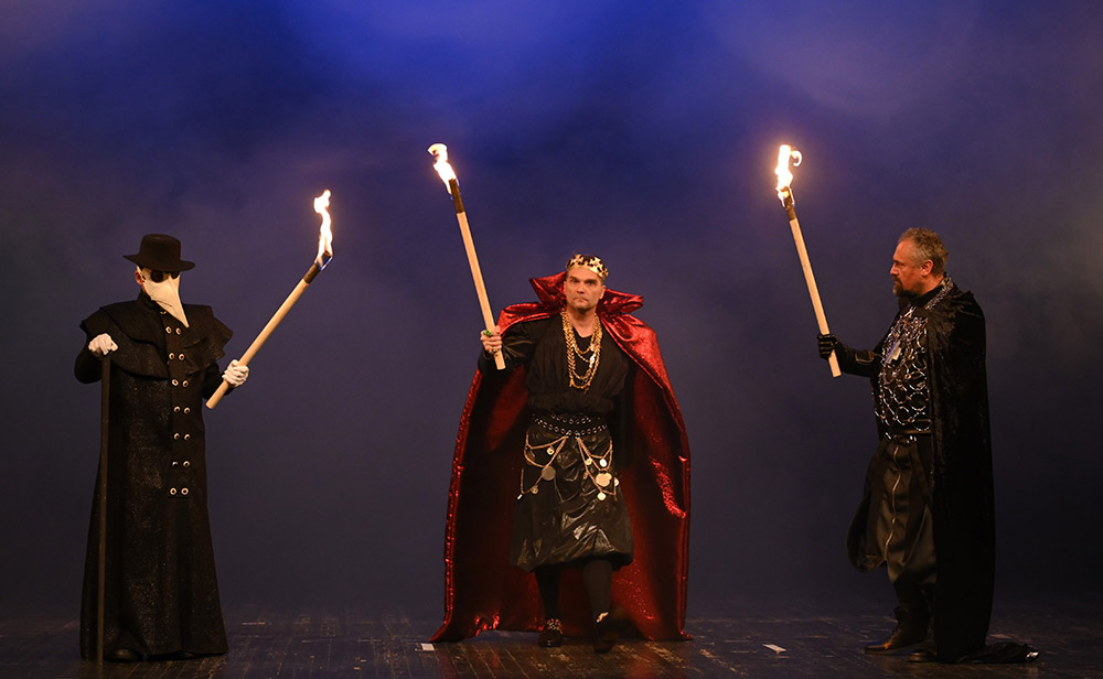 "Sloboda se osvaja i onda kada je to uzaludno i nemoguće": Snežana Trišić, rediteljka komada "Valpurgijska noć" u NP Užice 2