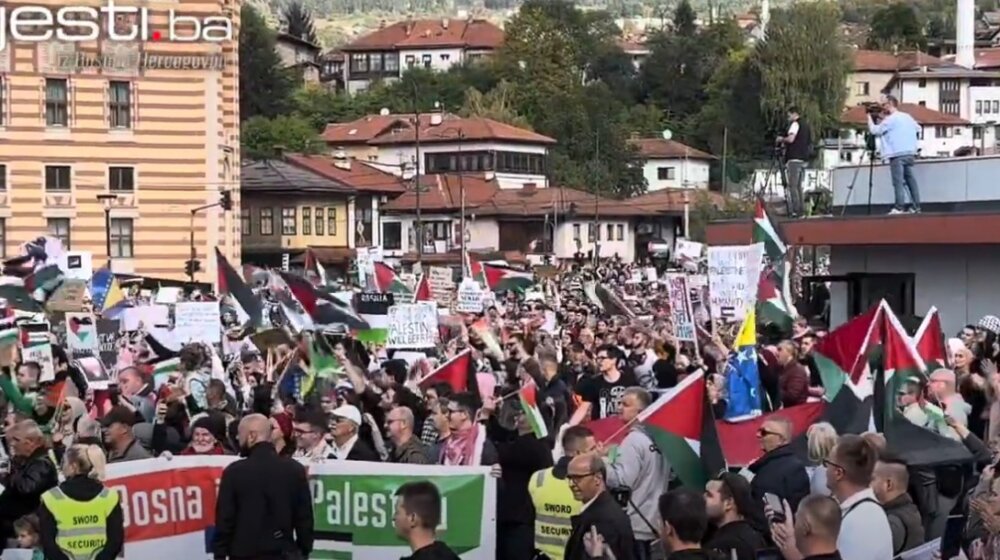 (VIDEO) Više hiljada građana na protestu podrške Palestini u Sarajevu 1