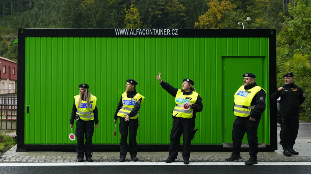 Austrijanci i Česi uvode patrole na granici sa Slovačkom zbog migranata 1