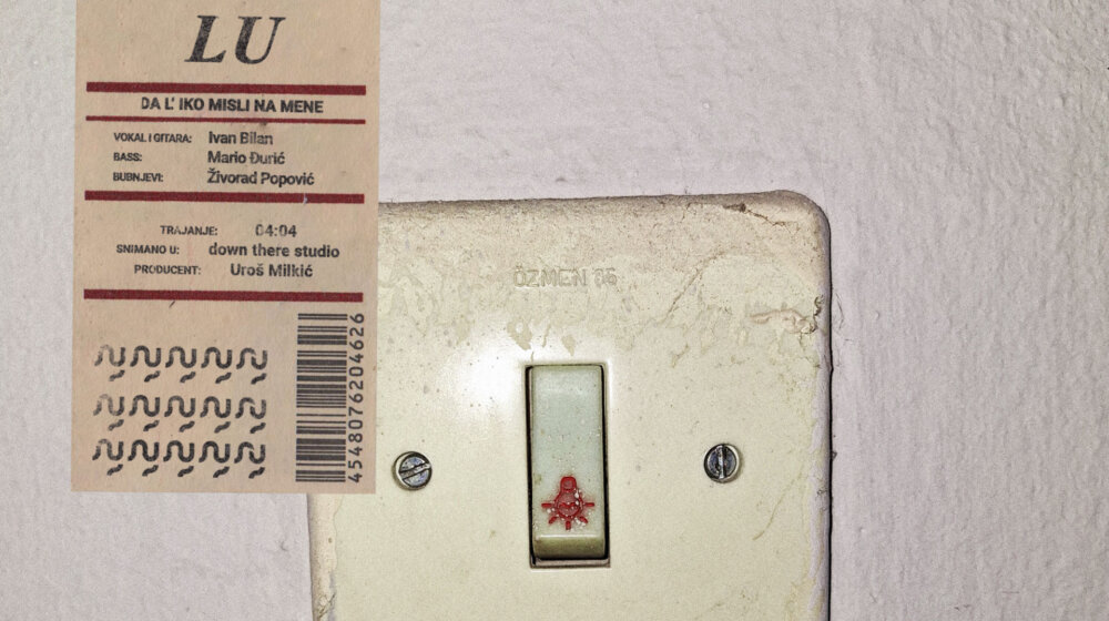 LU se pita: "Da l' iko misli na mene” 1