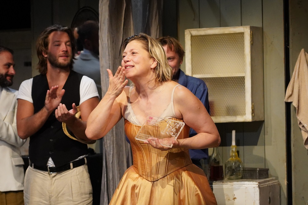 Branka Katić dobila nagradu „Miloš Žutić" 2 Branka Katić dobila nagradu „Miloš Žutić" 1