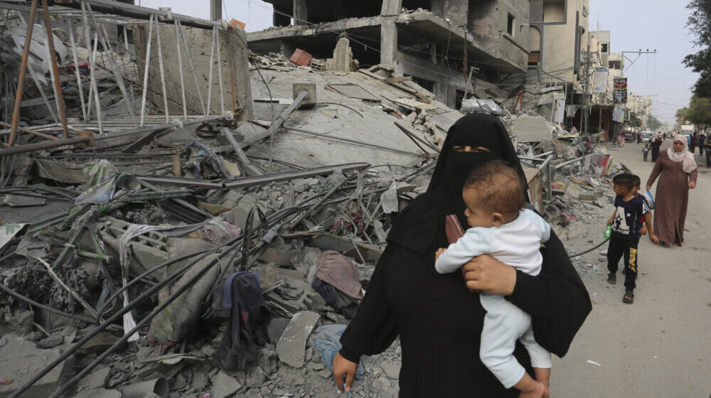 Da svet zna za njih: Roditelji Gaze deci ispisuju imena na telima ako poginu 1