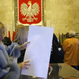 U Poljskoj počeli parlamentarni izbori i referendum o migrantima 5
