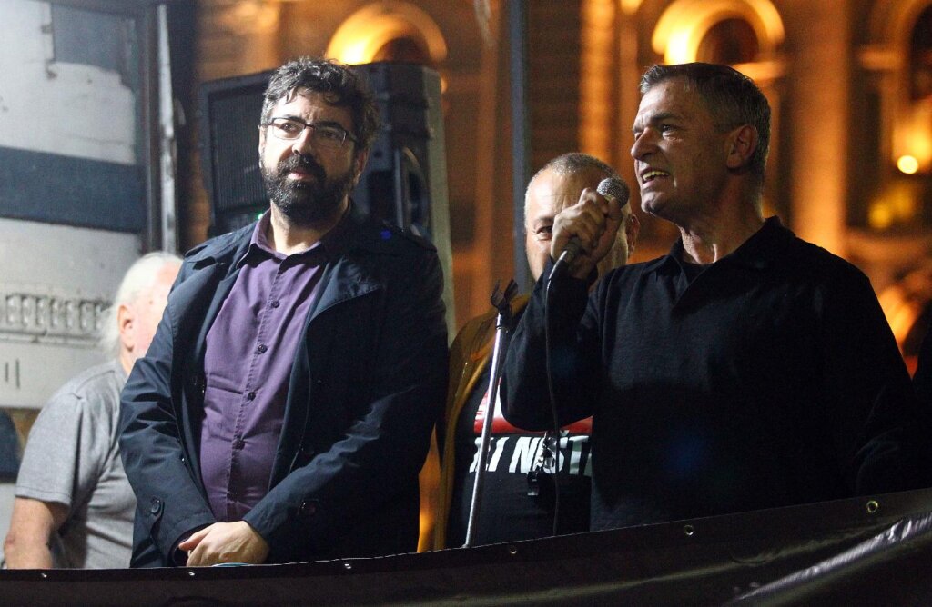 Kako je izgledao 25. protest „Srbija protiv nasilja“ u slikama (FOTO) 24